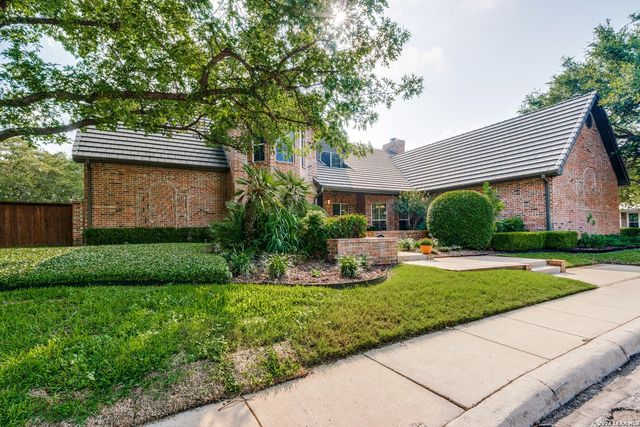 2 GRANBURG CIR, San Antonio, TX 78218