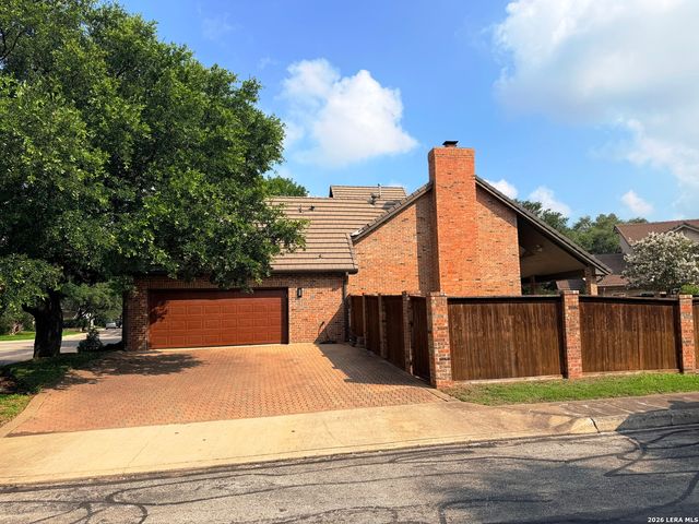 2 GRANBURG CIR, San Antonio, TX 78218