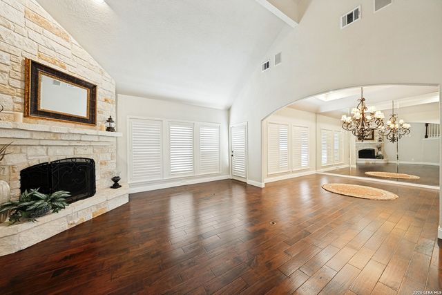 2 GRANBURG CIR, San Antonio, TX 78218