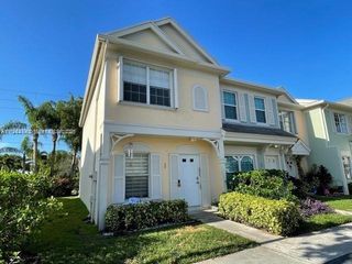 35 Simonton Cir, Weston, FL 33326