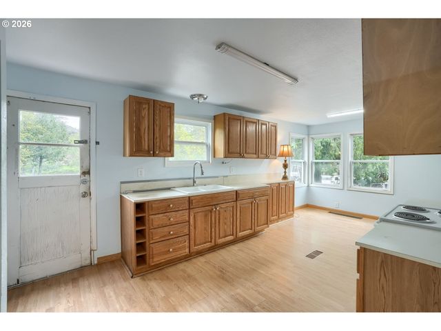 3552 Ne EVERETT St, Camas, WA 98607