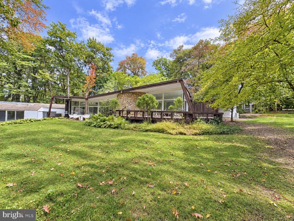 39 FAIRVIEW RD, PENN VALLEY, PA 19072 — exterior