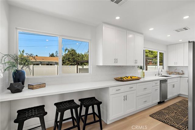 674 Senate Street, Costa Mesa, CA 92627