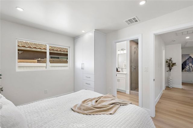 674 Senate Street, Costa Mesa, CA 92627