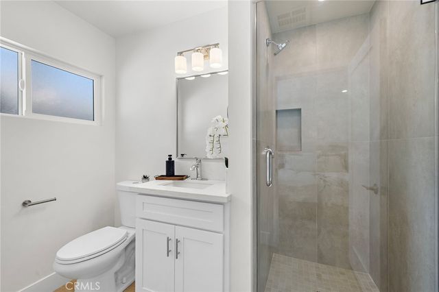 674 Senate Street, Costa Mesa, CA 92627