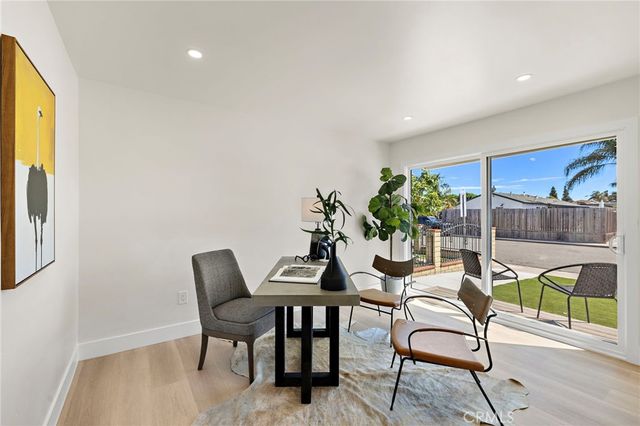674 Senate Street, Costa Mesa, CA 92627