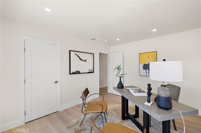 674 Senate Street, Costa Mesa, CA 92627