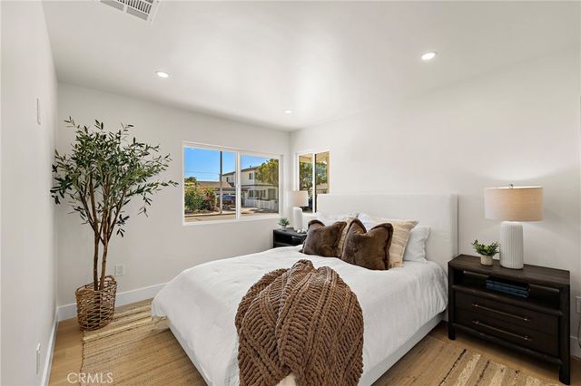 674 Senate Street, Costa Mesa, CA 92627