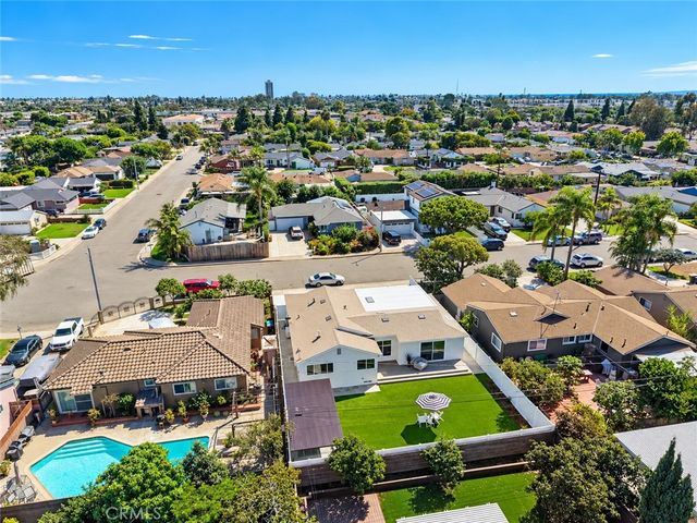 674 Senate Street, Costa Mesa, CA 92627