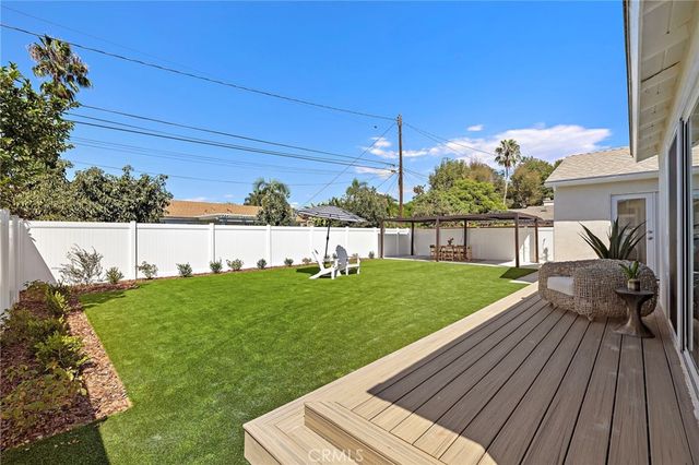 674 Senate Street, Costa Mesa, CA 92627