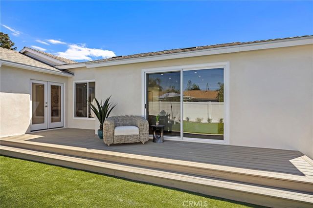 674 Senate Street, Costa Mesa, CA 92627