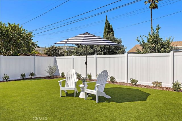 674 Senate Street, Costa Mesa, CA 92627