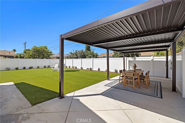 674 Senate Street, Costa Mesa, CA 92627