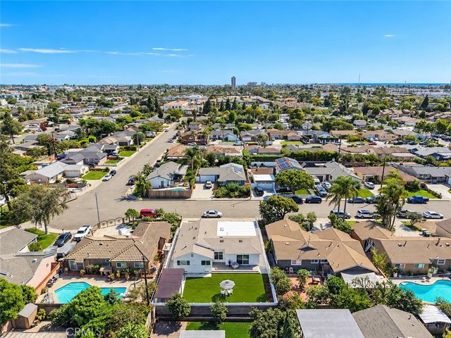 674 Senate Street, Costa Mesa, CA 92627