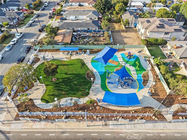 674 Senate Street, Costa Mesa, CA 92627