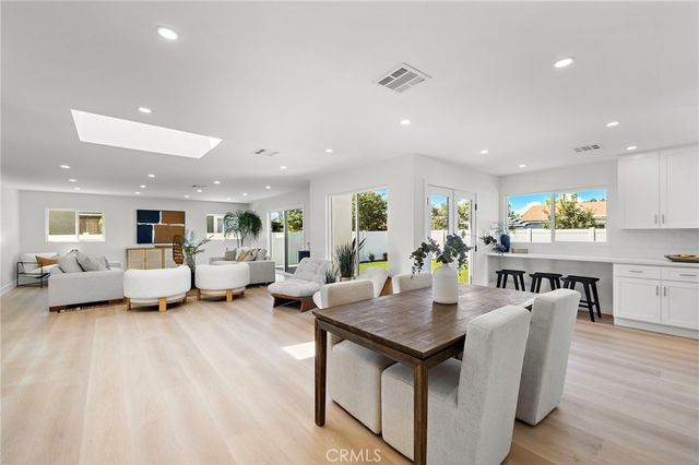 674 Senate Street, Costa Mesa, CA 92627