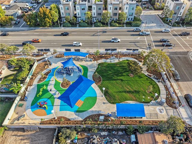 674 Senate Street, Costa Mesa, CA 92627