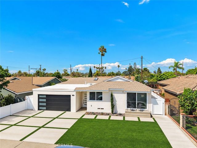 674 Senate Street, Costa Mesa, CA 92627
