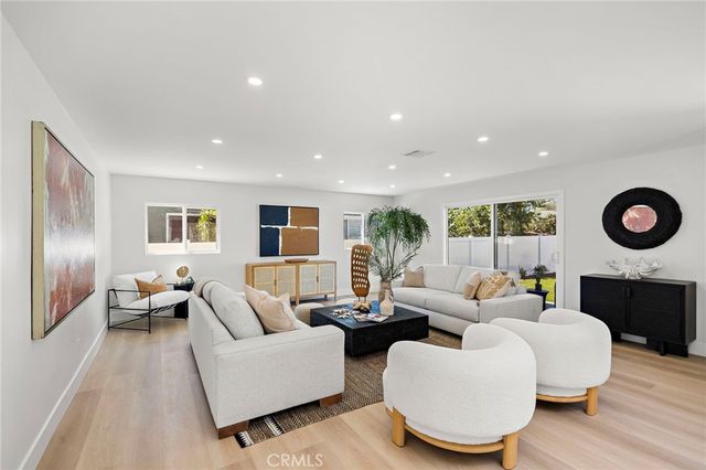 674 Senate Street, Costa Mesa, CA 92627