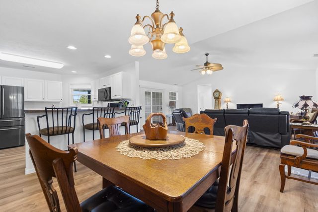 100 Micahs Xing, Reeds Spring, MO 65737