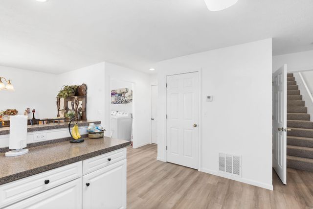 100 Micahs Xing, Reeds Spring, MO 65737