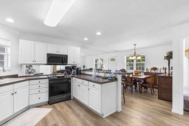 100 Micahs Xing, Reeds Spring, MO 65737