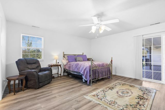 100 Micahs Xing, Reeds Spring, MO 65737