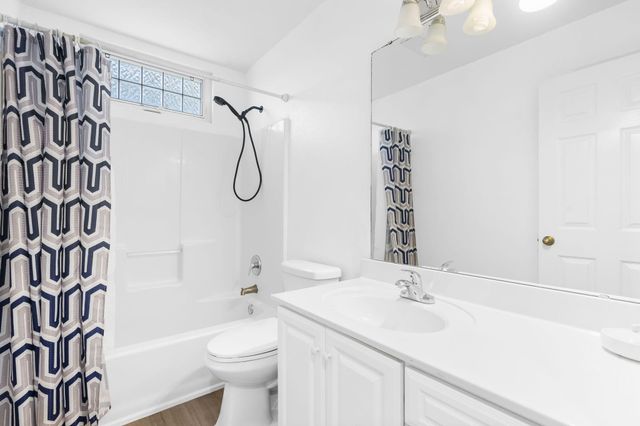 100 Micahs Xing, Reeds Spring, MO 65737