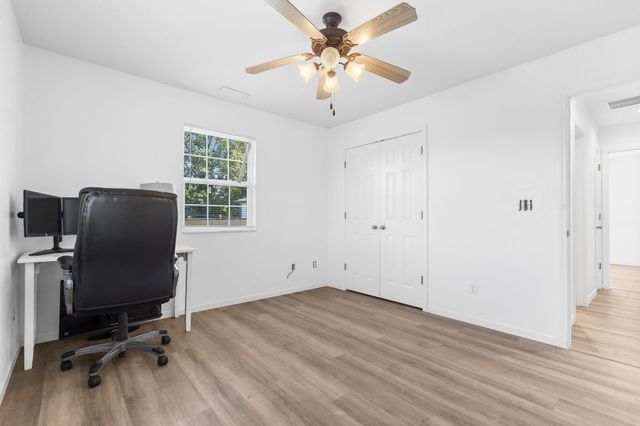 100 Micahs Xing, Reeds Spring, MO 65737