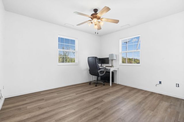 100 Micahs Xing, Reeds Spring, MO 65737