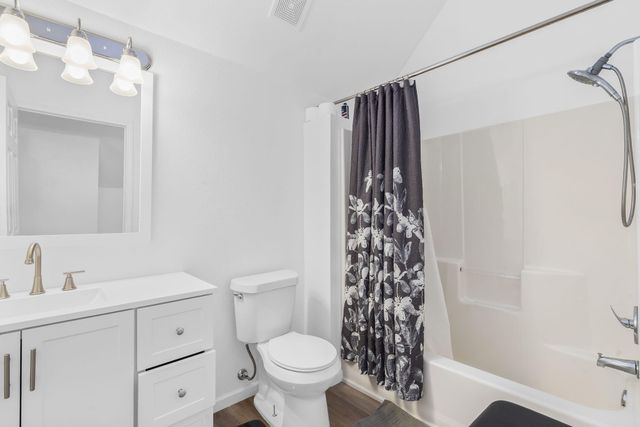 100 Micahs Xing, Reeds Spring, MO 65737