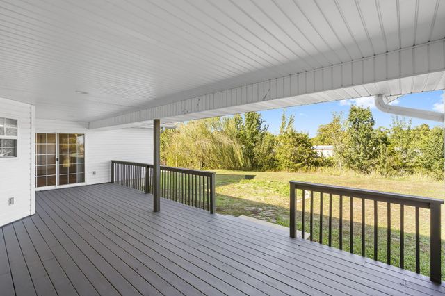 100 Micahs Xing, Reeds Spring, MO 65737