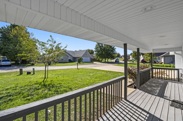 100 Micahs Xing, Reeds Spring, MO 65737