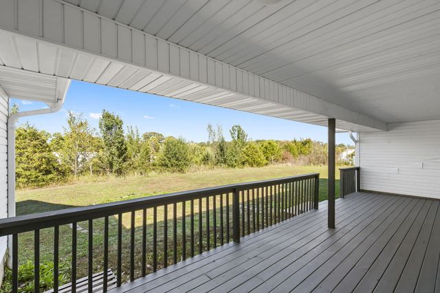 100 Micahs Xing, Reeds Spring, MO 65737