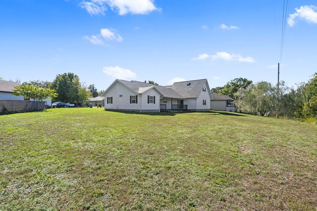100 Micahs Xing, Reeds Spring, MO 65737