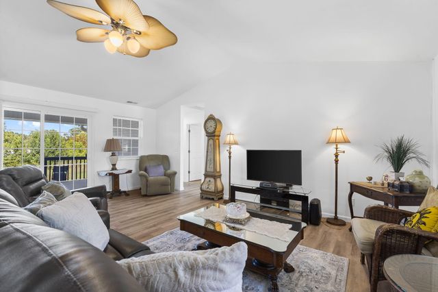 100 Micahs Xing, Reeds Spring, MO 65737