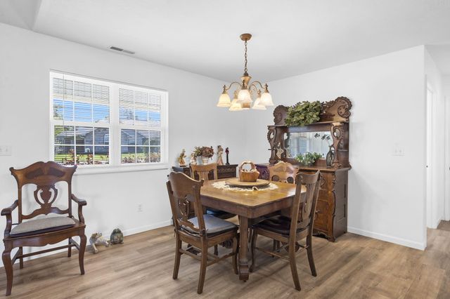 100 Micahs Xing, Reeds Spring, MO 65737