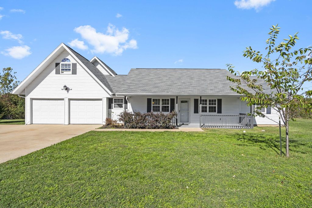 100 Micahs Xing, Reeds Spring, MO 65737