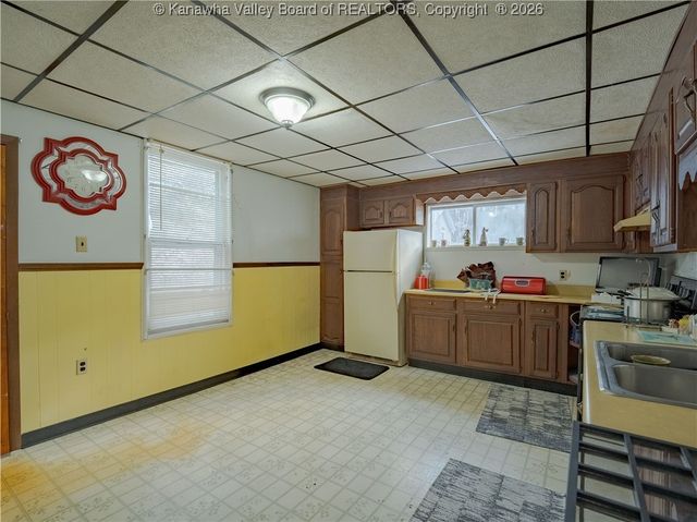 850 Greendale Drive, Charleston, WV 25302