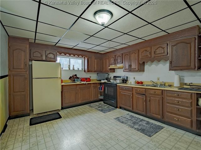 850 Greendale Drive, Charleston, WV 25302