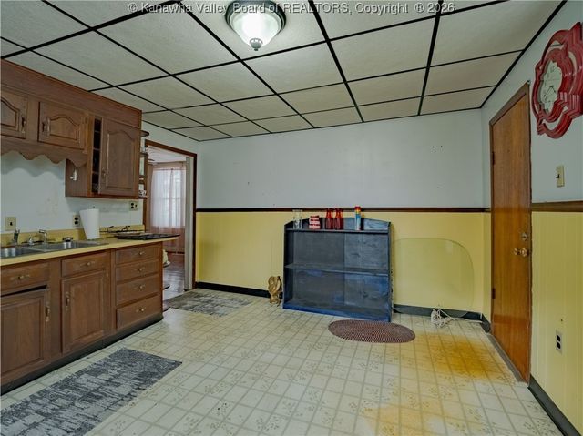 850 Greendale Drive, Charleston, WV 25302