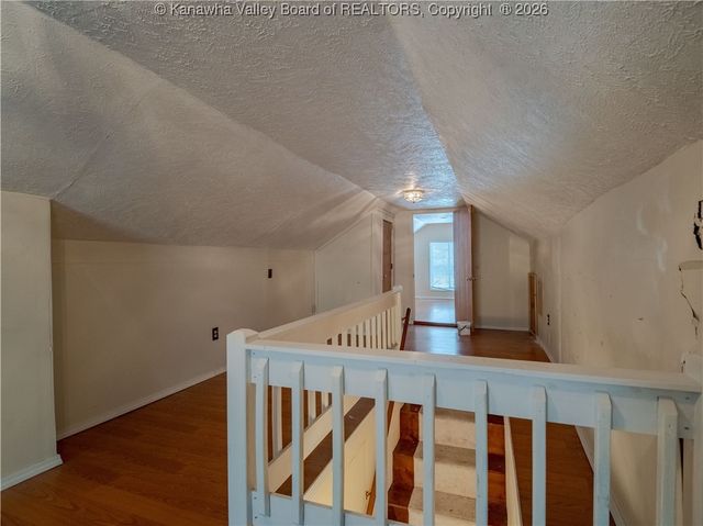 850 Greendale Drive, Charleston, WV 25302