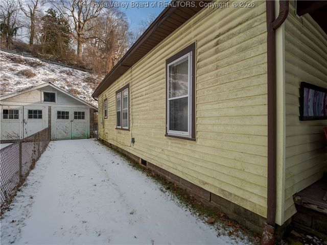 850 Greendale Drive, Charleston, WV 25302