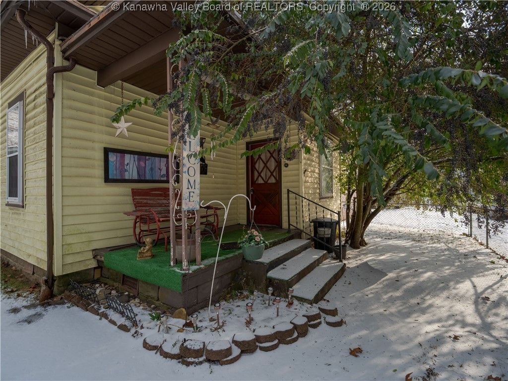 850 Greendale Drive, Charleston, WV 25302