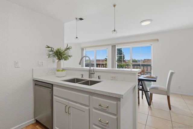 6949 Camino Revueltos, San Diego, CA 92111