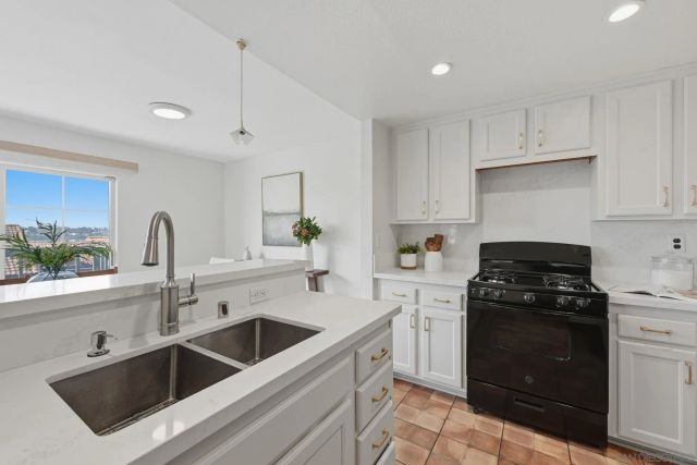 6949 Camino Revueltos, San Diego, CA 92111