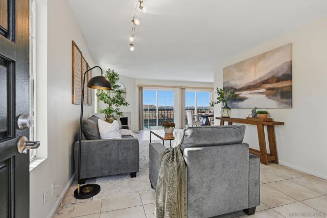 6949 Camino Revueltos, San Diego, CA 92111