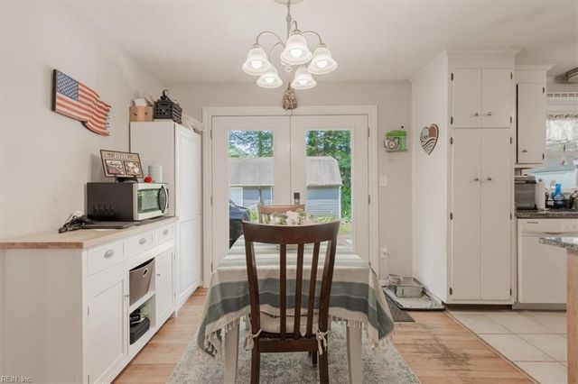 702 Seaford RD, Seaford, VA 23696