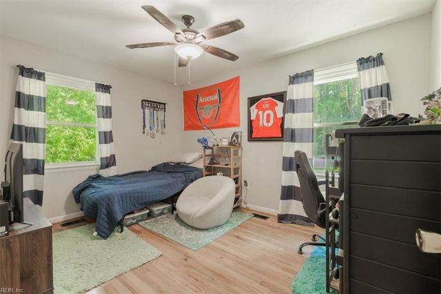702 Seaford RD, Seaford, VA 23696