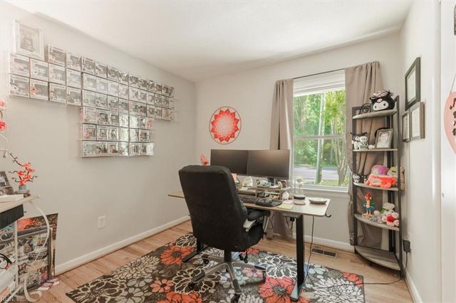 702 Seaford RD, Seaford, VA 23696